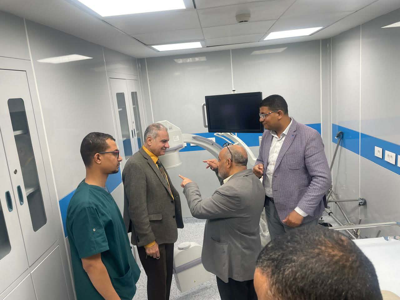 رئيس جامعة أسوان ومدير مستشفيات الجامعة