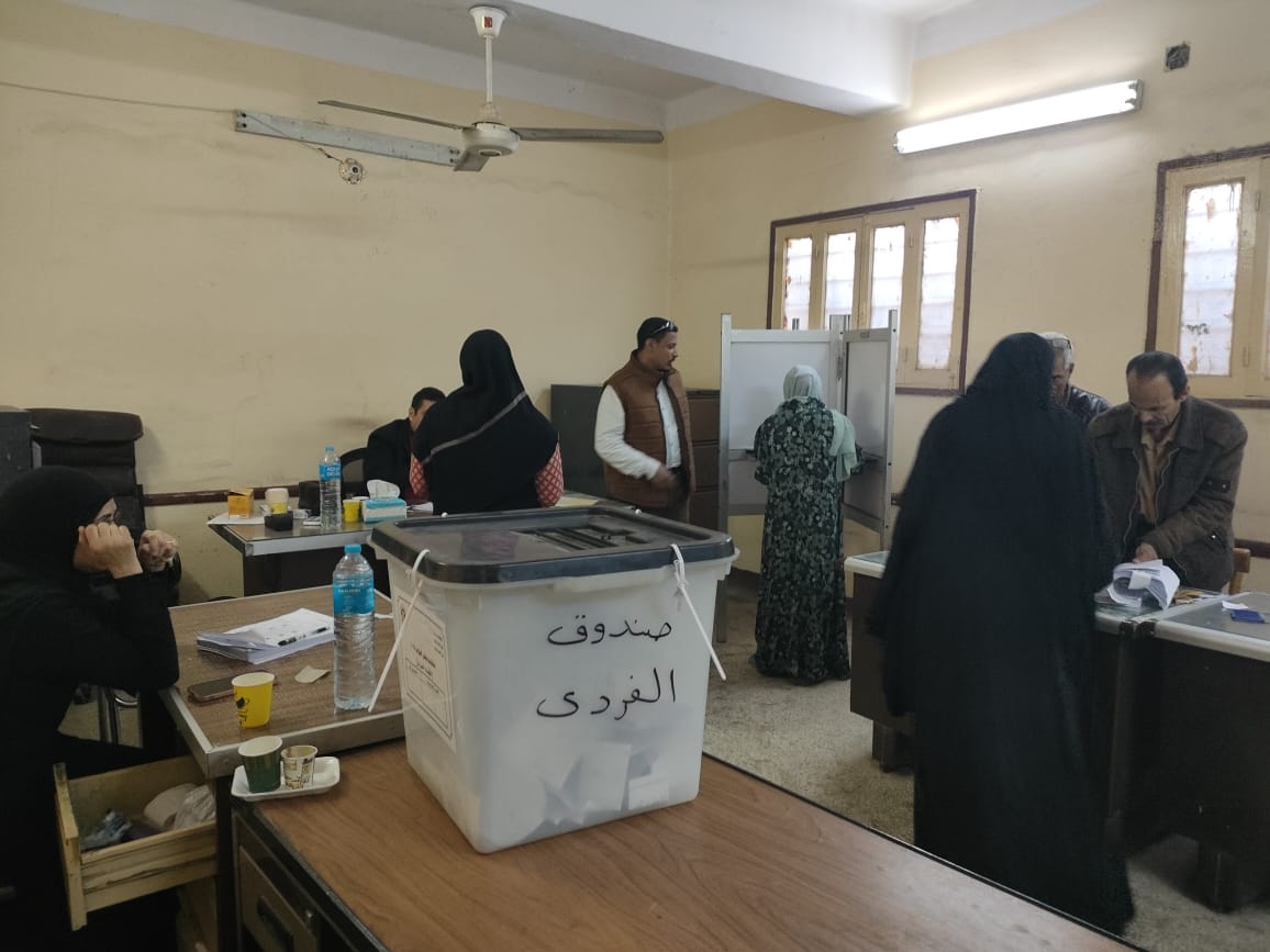 توافد الناخبين مع بداية اليوم الثانى لجولة الإعادة في الأقصر