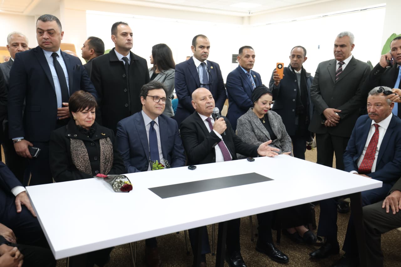 أثناء افتتاح مكتبة نون السحار 2