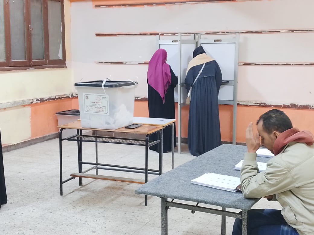 زيادة الإقبال على صناديق الاقتراع بالوراق وطناش (3)