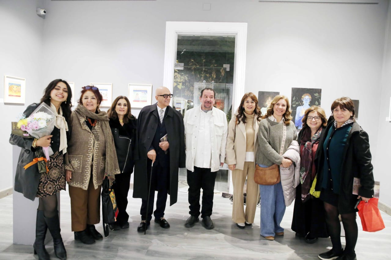 أثناء افتتاح المعرض