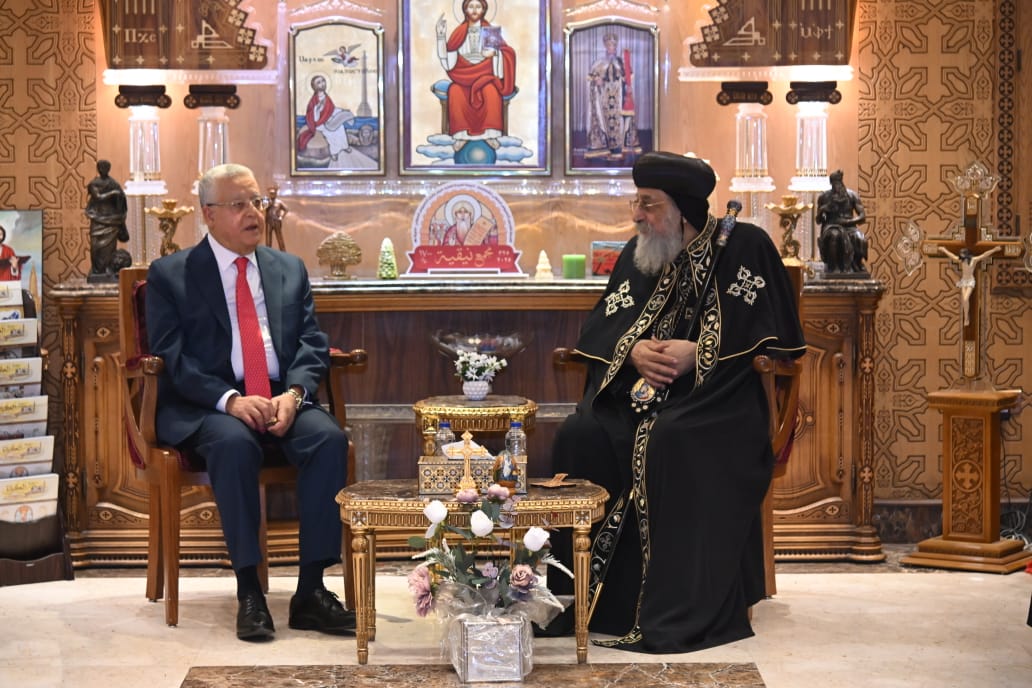 المستشار الدكتور حنفي جبالي يزور الكاتدرائية المرقسية لتقديم التهنئة بعيد الميلاد (3)