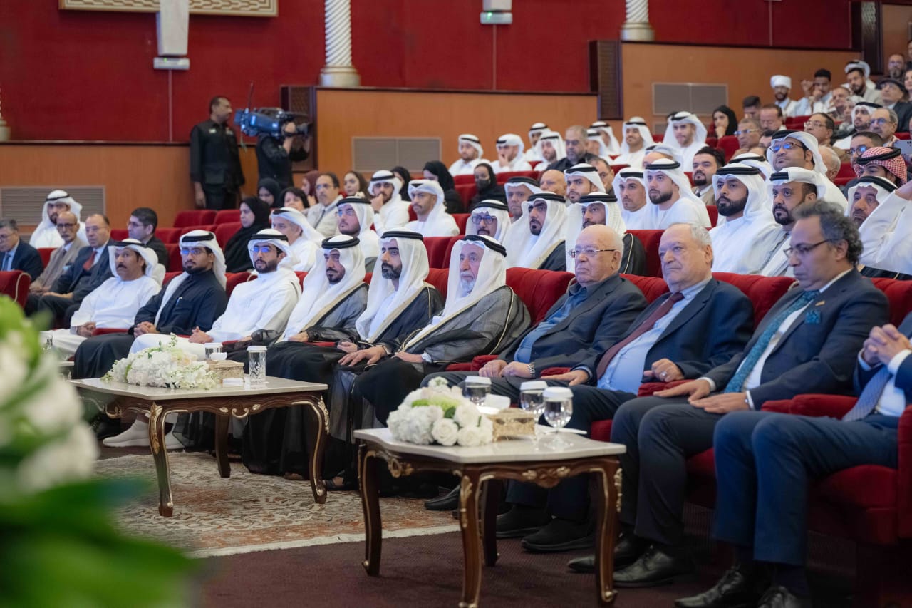 حاكم الشارقة خلال انطلاق مهرجان الشارقة للشعر العربي