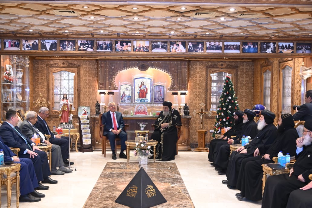 المستشار الدكتور حنفي جبالي يزور الكاتدرائية المرقسية لتقديم التهنئة بعيد الميلاد (2)