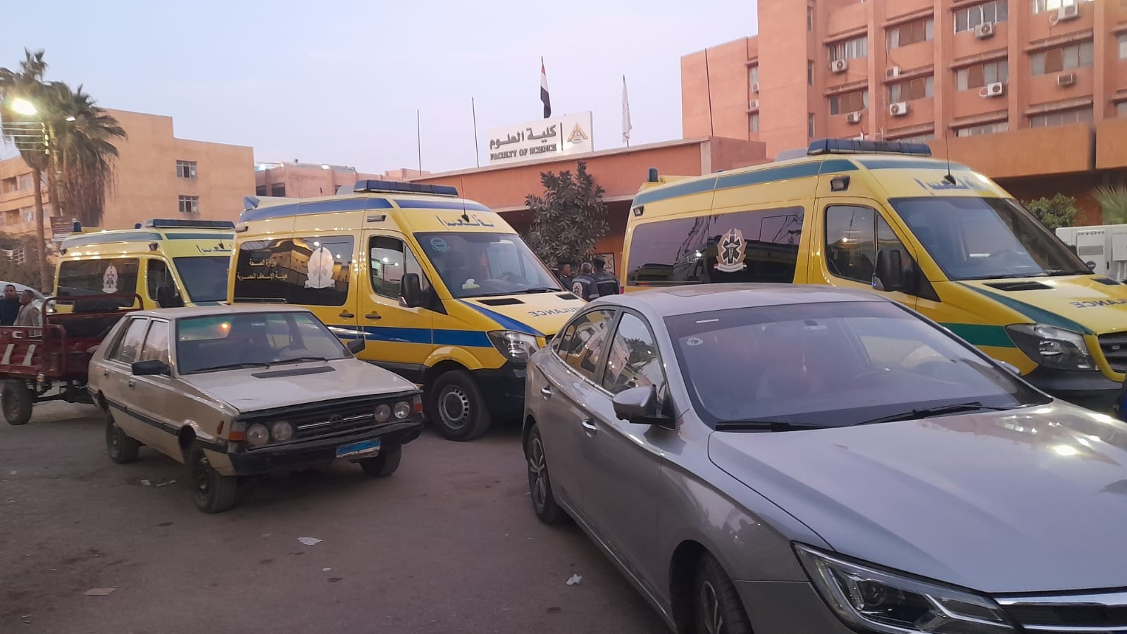 تواجد سيارات الإسعاف