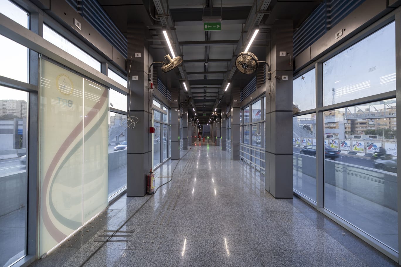 المحطة من الداخل