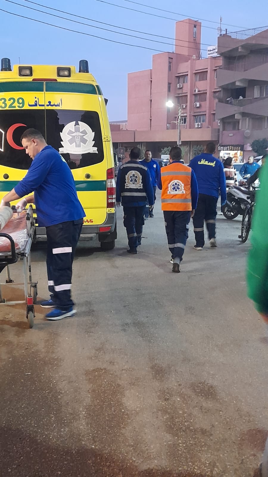 الدفع بسيارات الإسعاف