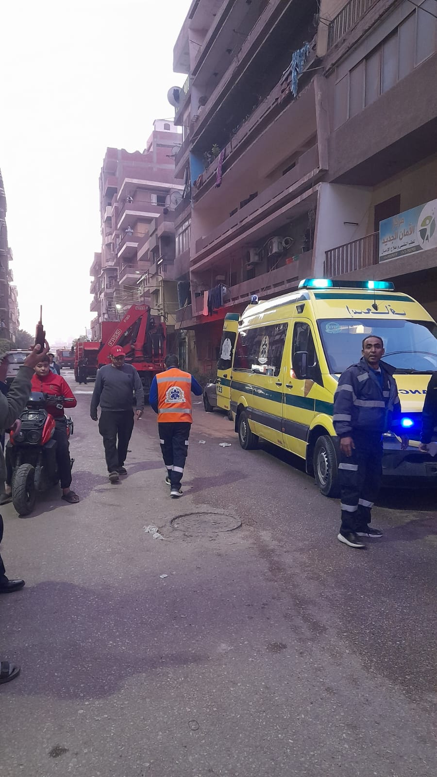 سيارات الإسعاف بموقع الحريق