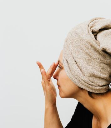 العناية بالبشرة