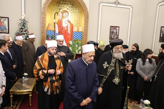 شيخ الأزهر خلال تهنئة البابا تواضروس بعيد الميلاد (4)