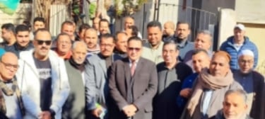 رئيس المركز مع أهالى القرية رئيس المركز مع أهالى القرية