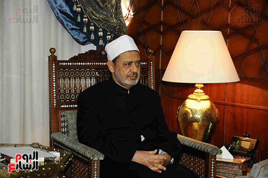 لقاء-شيخ-الازهر-والسفير-البريطانى--اشرف-فوزى--28-12-2015-(3)