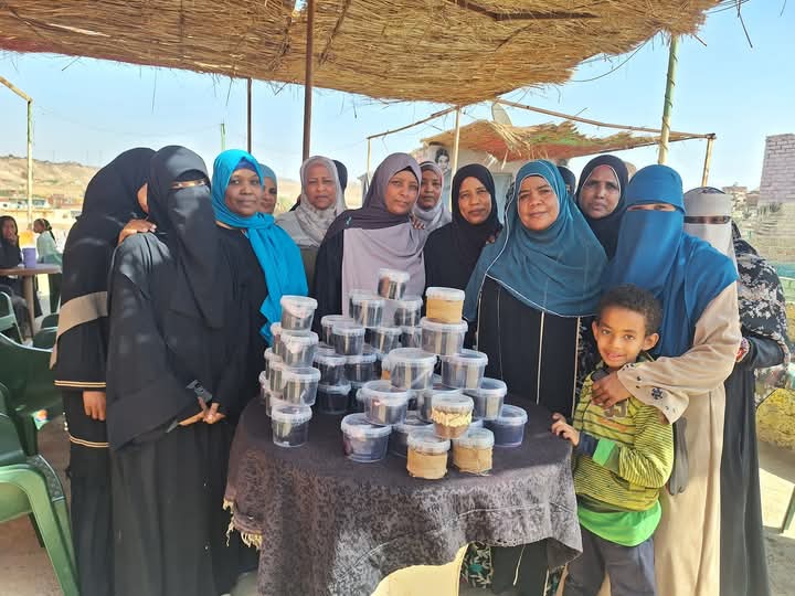 مجموعة من المشاركات في الإنتاج