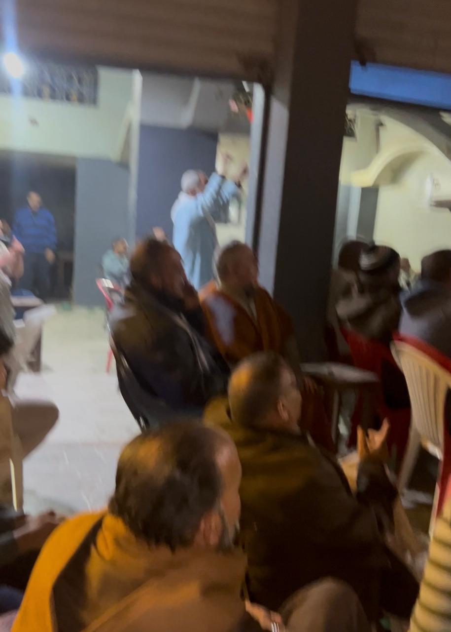 احتفال المواطنين امام الشاشات