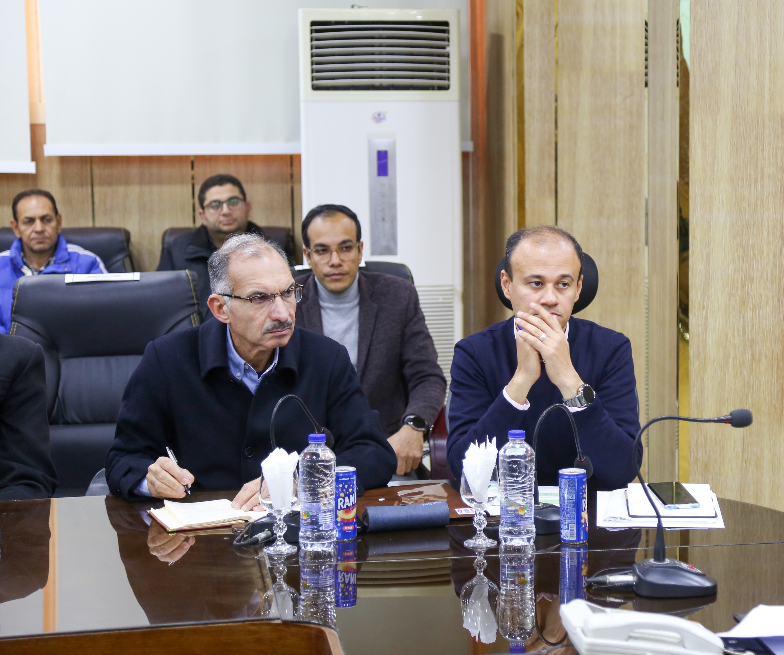 جانب من الحضور  بالاجتماع