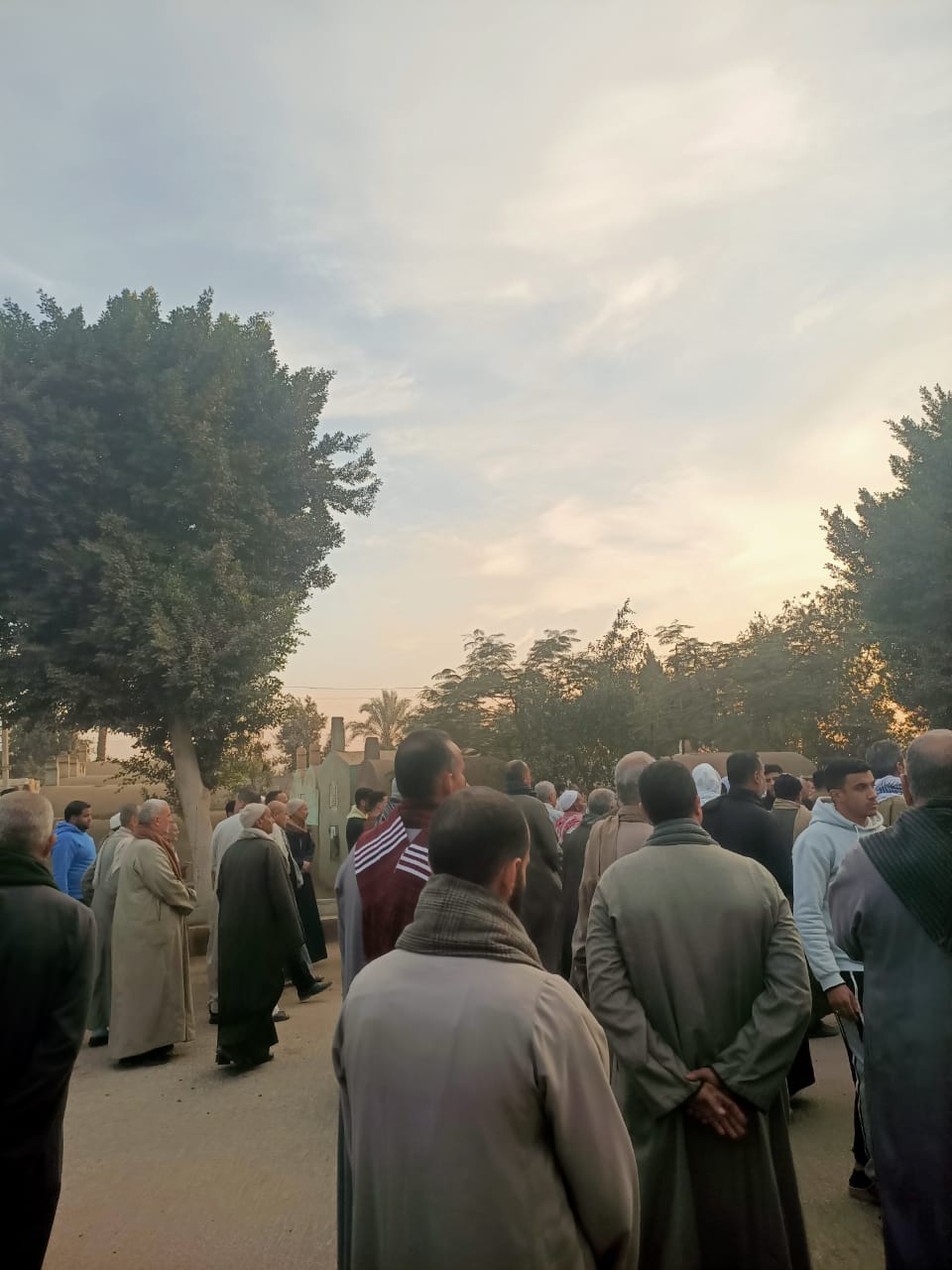 تشييع جنازة السيدة المقتولة على يد ابن زوجها تشييع جنازة السيدة المقتولة على يد ابن زوجها