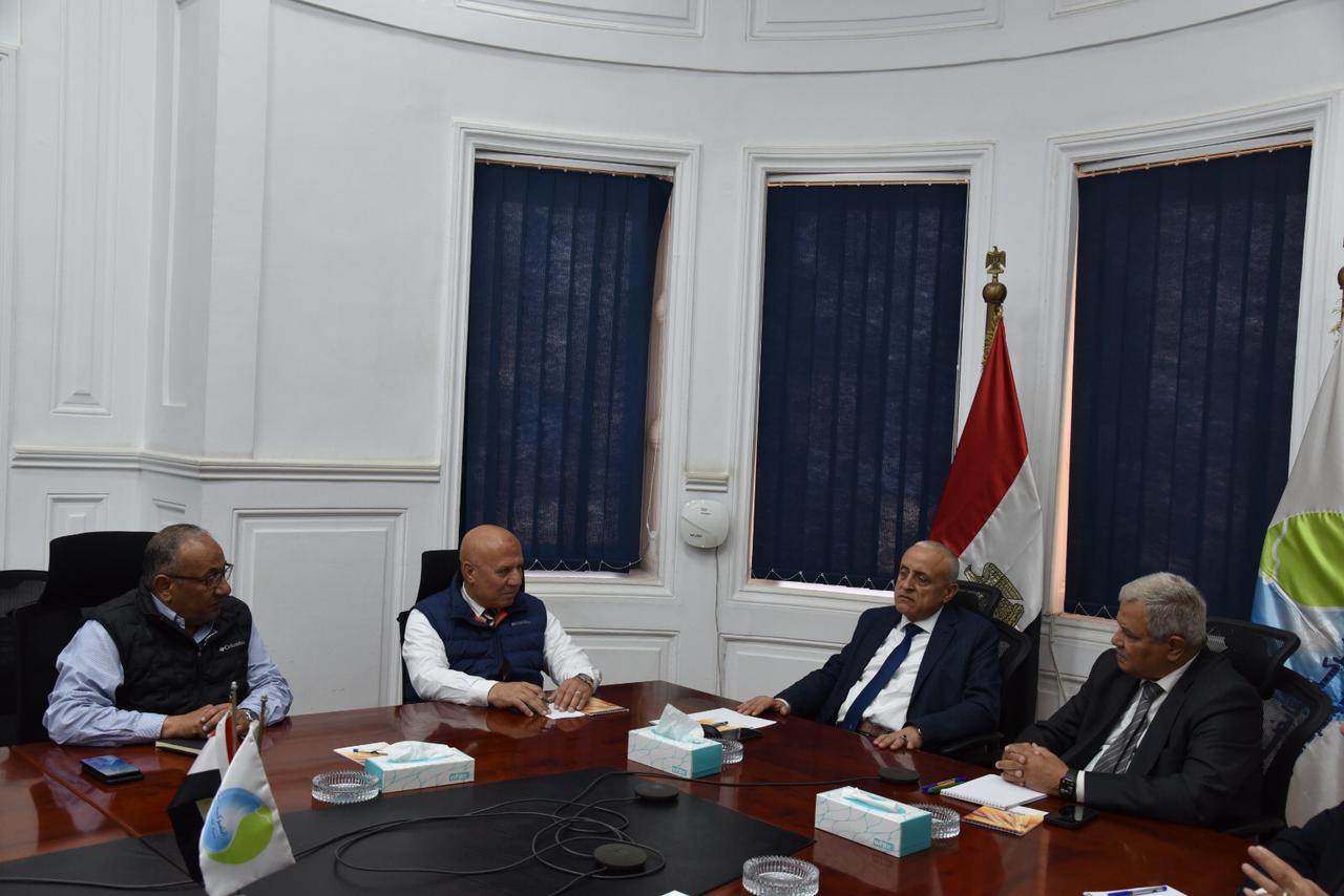 لقاءات لوضع الحلول الجذرية لأزمة المياه بالأقصر