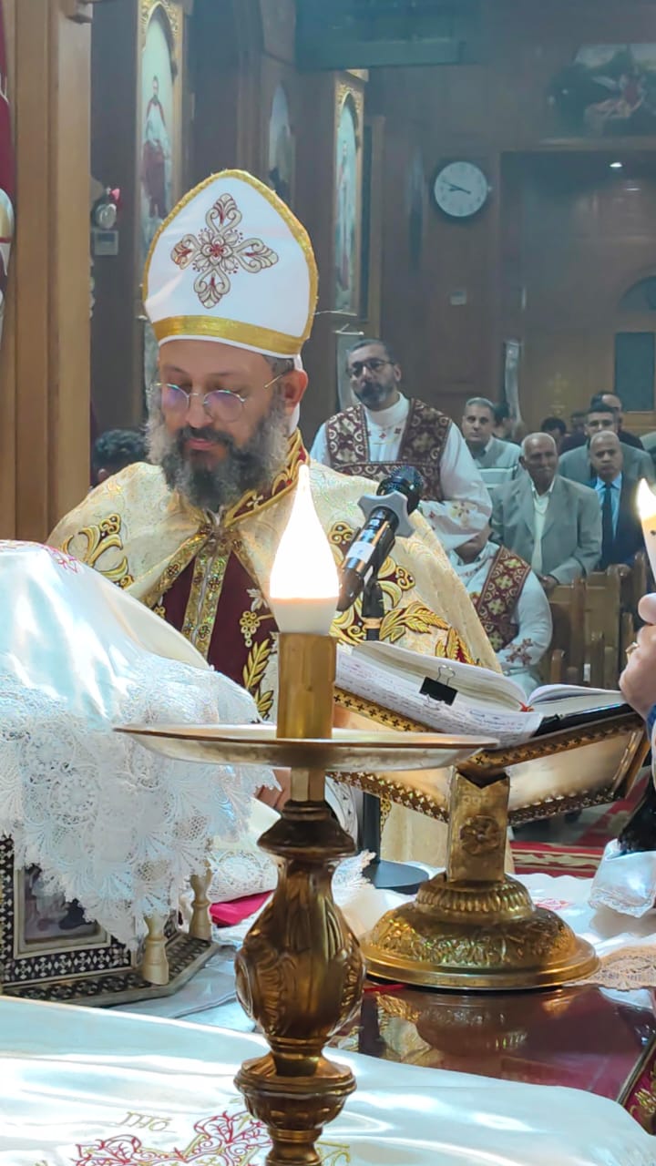 القداس بالكنيسة