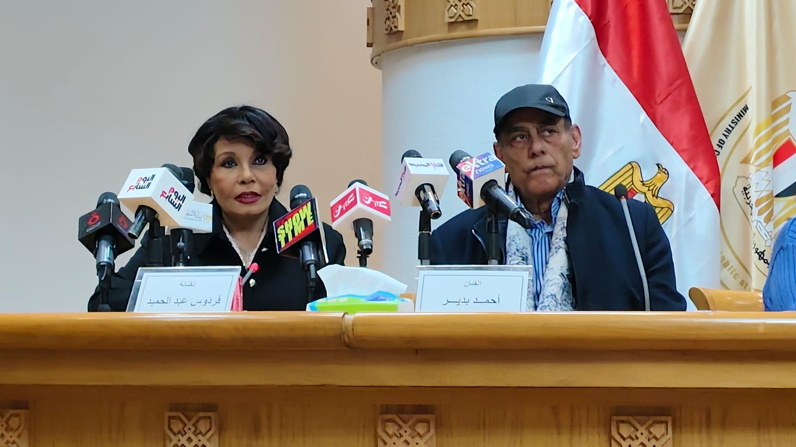 أحمد بدير  تكريم مهرجان المسرح العربي تكريم عزيز جدا واتمني عودتي للوقوف علي خشبة المسرح (2)