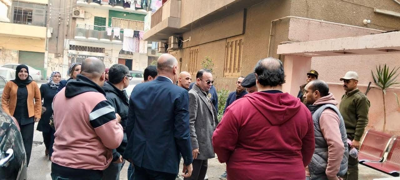 تواجد فريق من النيابة لمعاينة الحريق