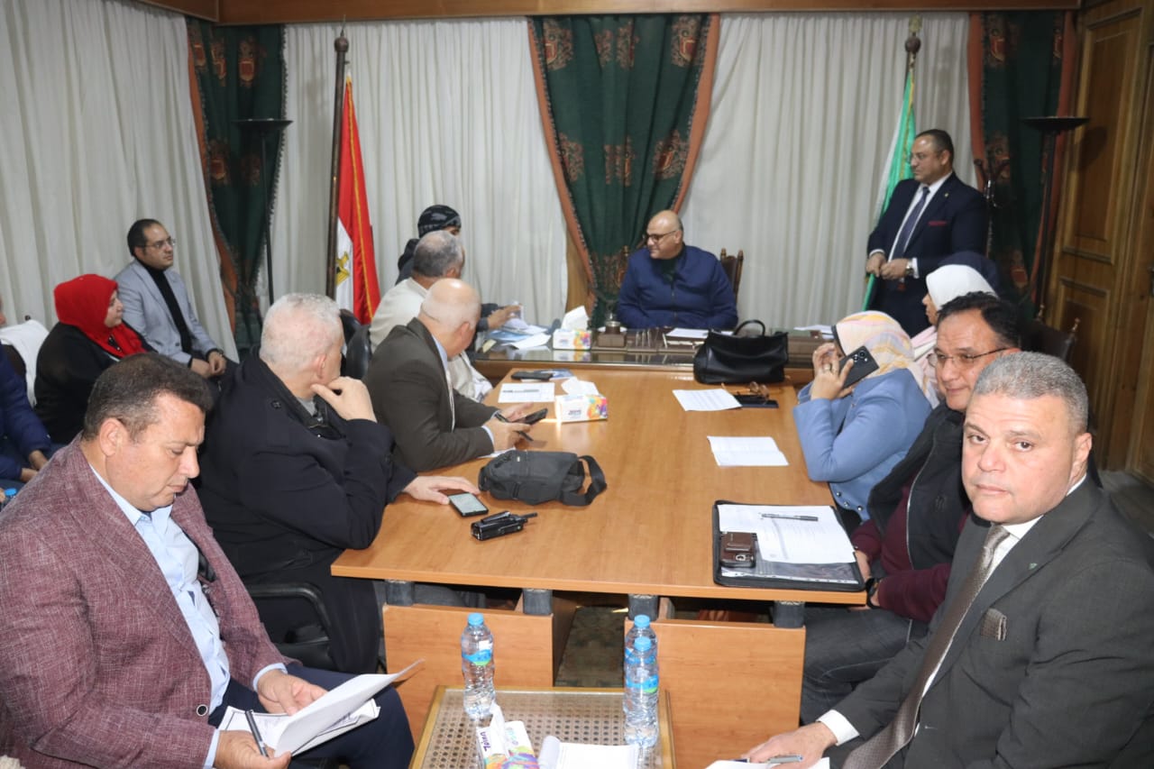 محافظ القليوبية يوفر فرص عمل وتنسيق توصيل مياه الشرب (1)