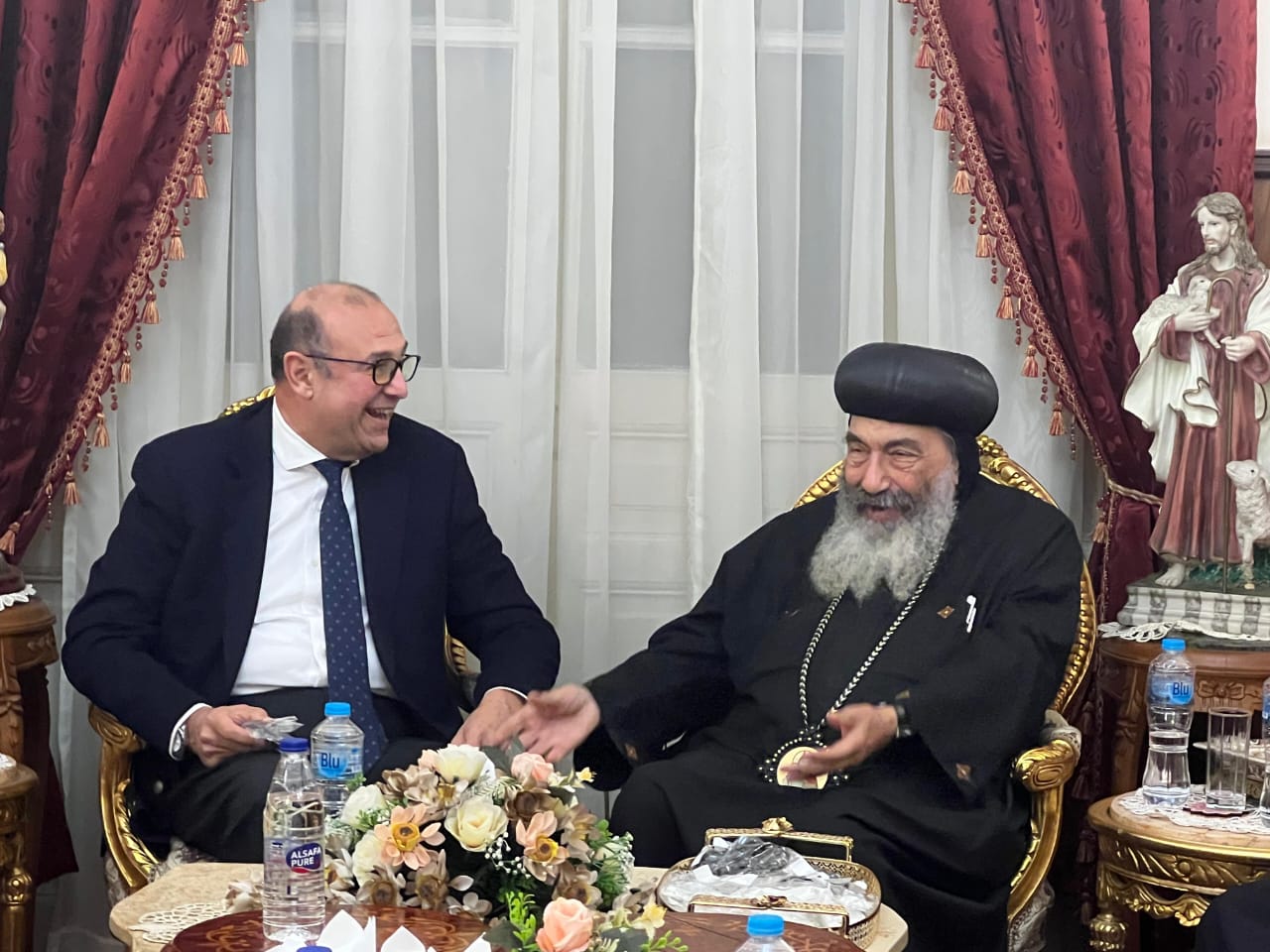 رئيس الغرفة مع الانبا تادرس