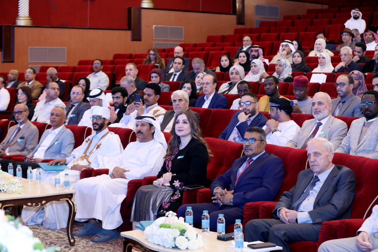 أولى أمسيات مهرجان الشارقة للشعر العربي