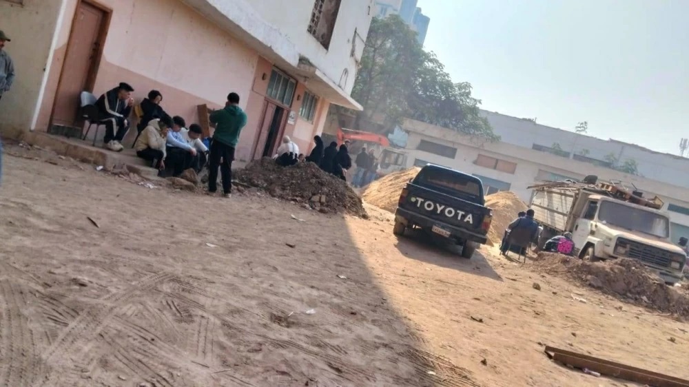 الأهالي في انتظار جثامين ذويهم