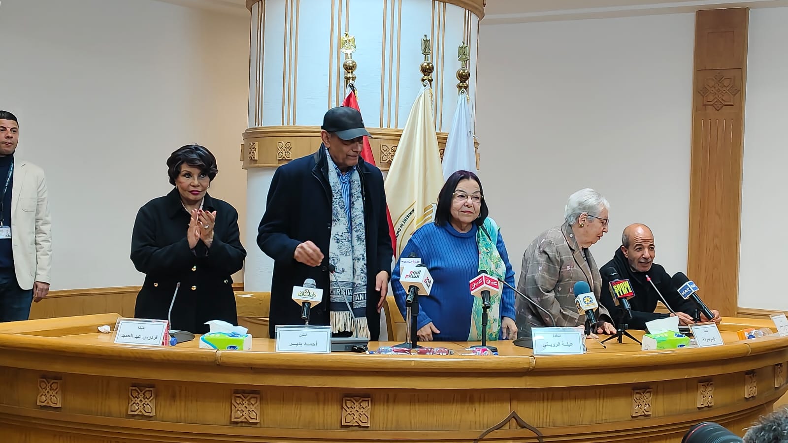 أحمد بدير  تكريم مهرجان المسرح العربي تكريم عزيز جدا واتمني عودتي للوقوف علي خشبة المسرح (3)