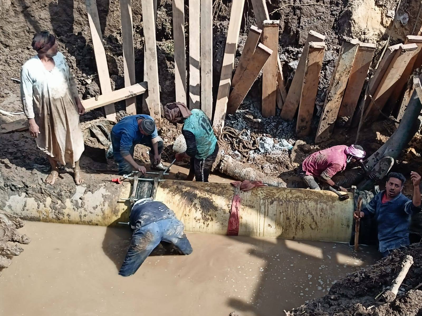 محافظ الأقصر يعلن إسناد مشروع محطة رفع خط طرد الحبيل