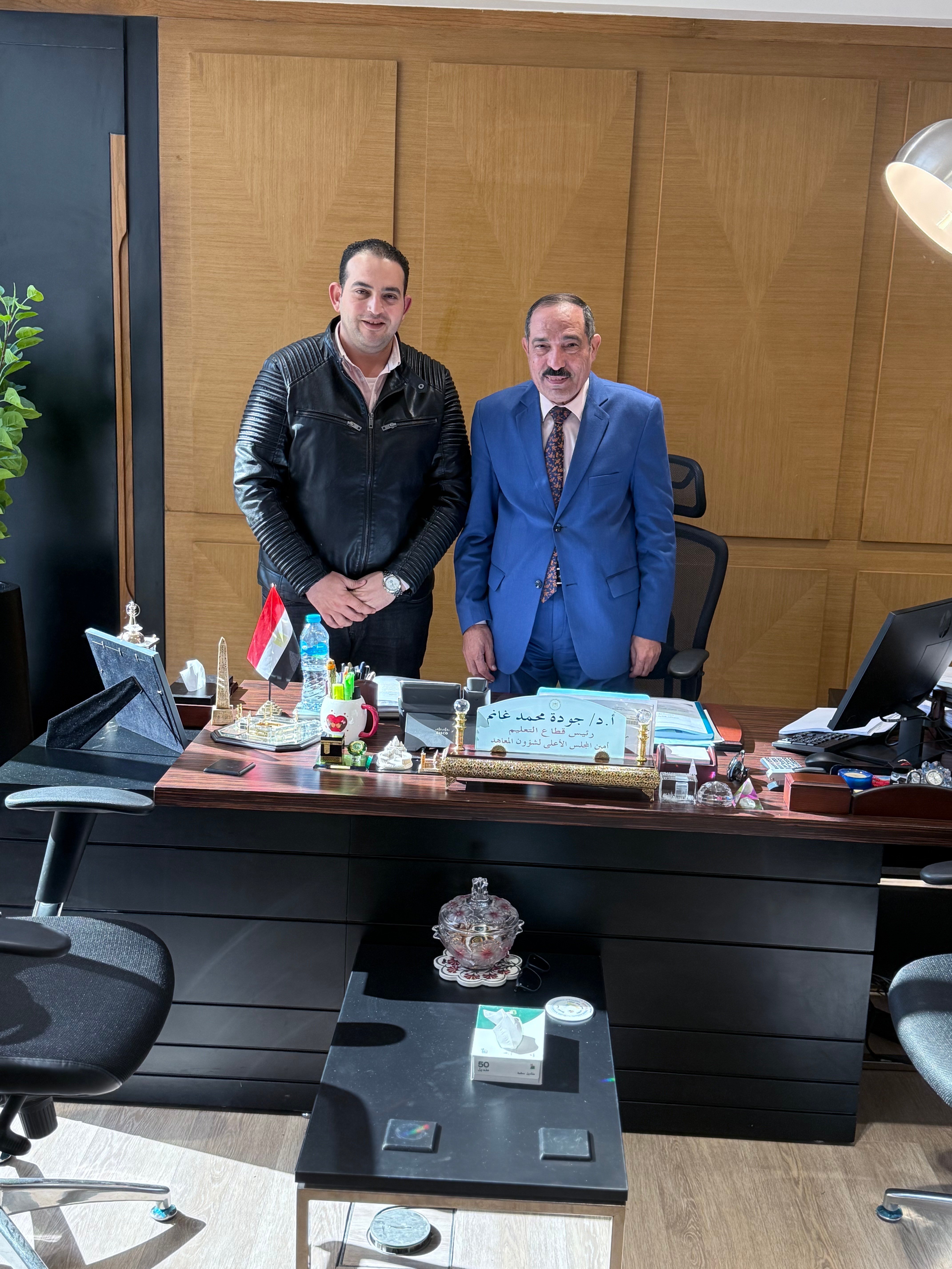 الدكتور جودة غانم رئيس قطاع التعليم والصحفي محمد صبحي الدكتور جودة غانم رئيس قطاع التعليم والصحفي محمد صبحي