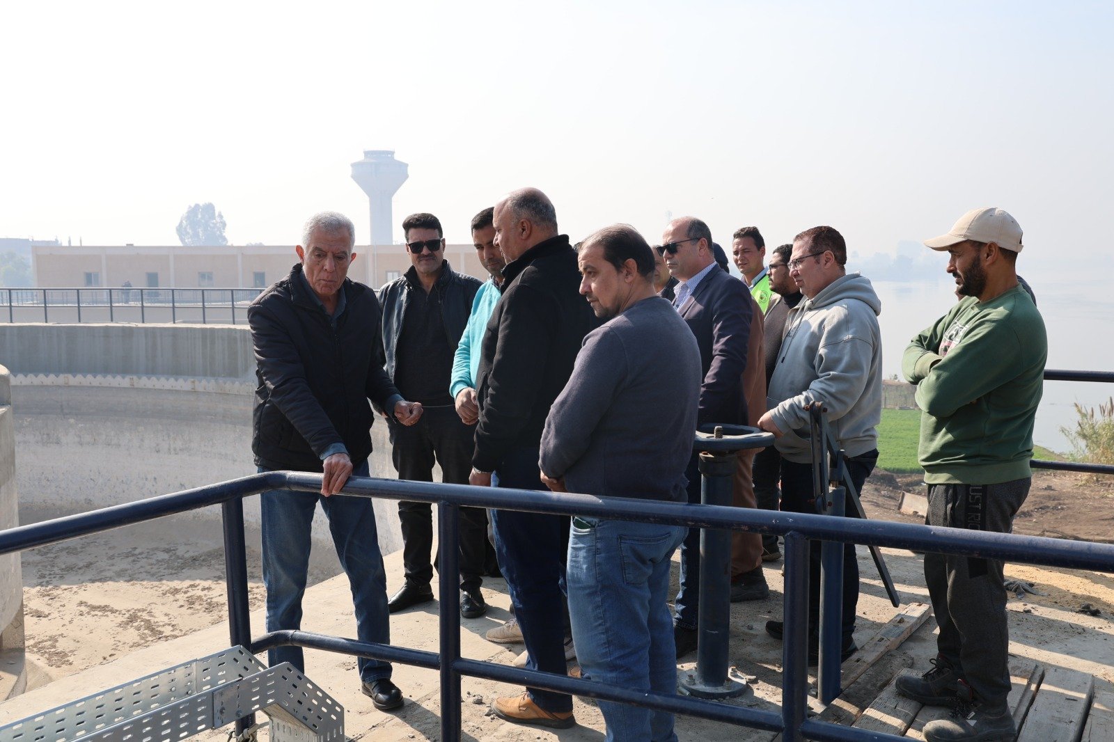 مستشار رئيس مجلس الوزراء يتفقد محطة مياه المنشأة الكبرى بكفر شكر مستشار رئيس مجلس الوزراء يتفقد محطة مياه المنشأة الكبرى بكفر شكر