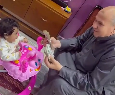 حما مروان عطية بعد فوز المنتخب على بنين يهدى حفيدته 20 ألف جنيه