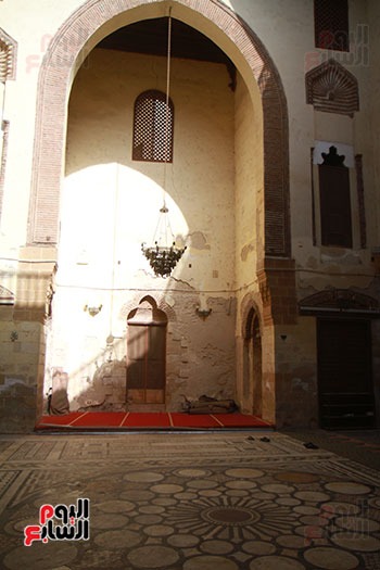 الأرضية محلاه بالفسيفساء الأرضية محلاه بالفسيفساء