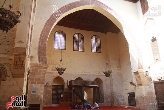 إحدي الايوانات الأربعة إحدي الايوانات الأربعة