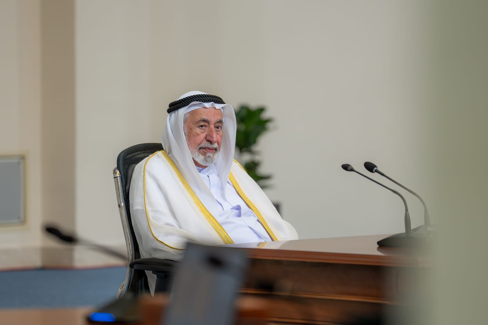 الشيخ الدكتور سلطان القاسمي خلال تكريم الشعراء