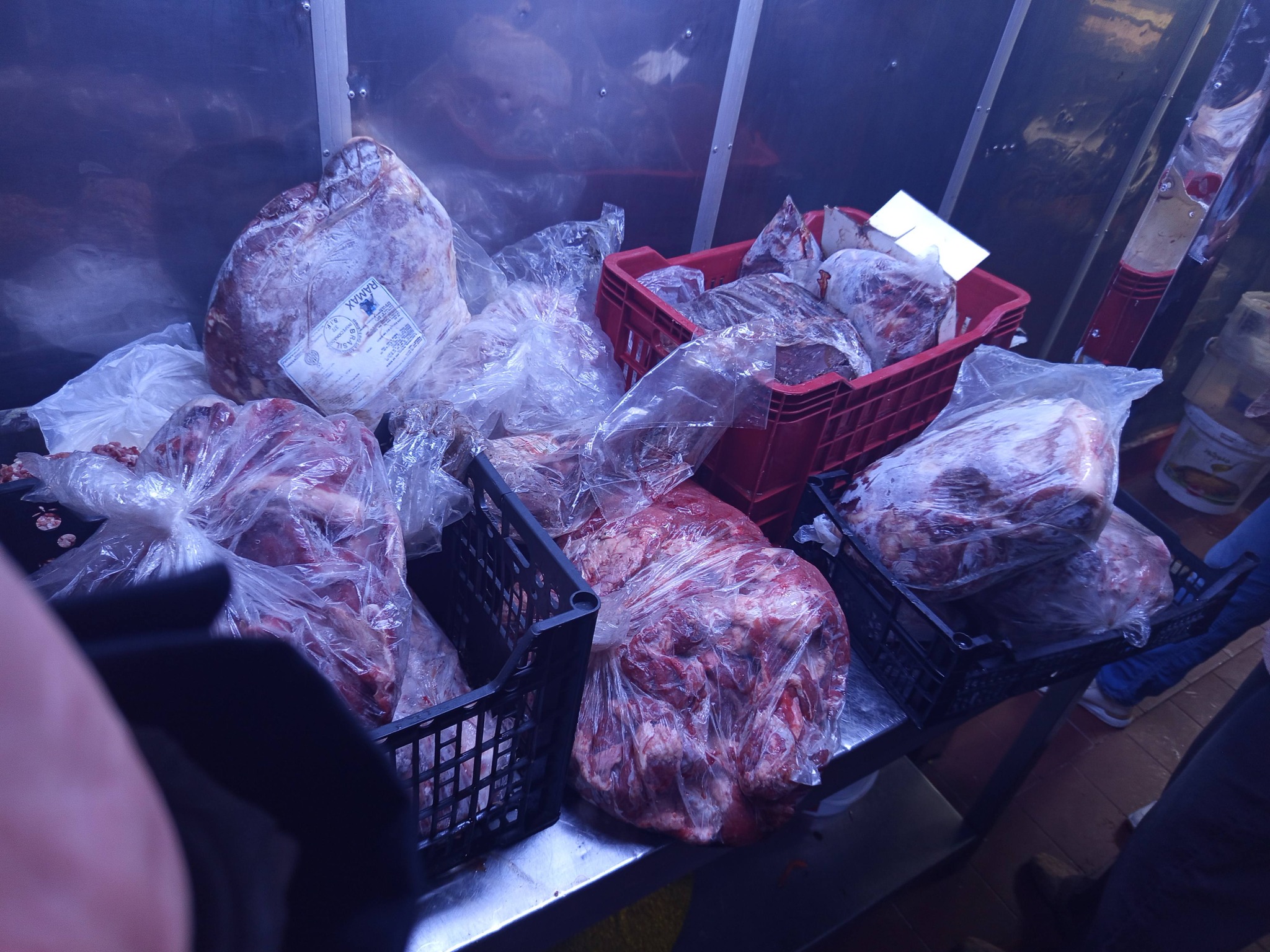 ضبط 135 كيلو كبدة ولحوم غير صالحة للإستهلاك الآدمى بالأقصر