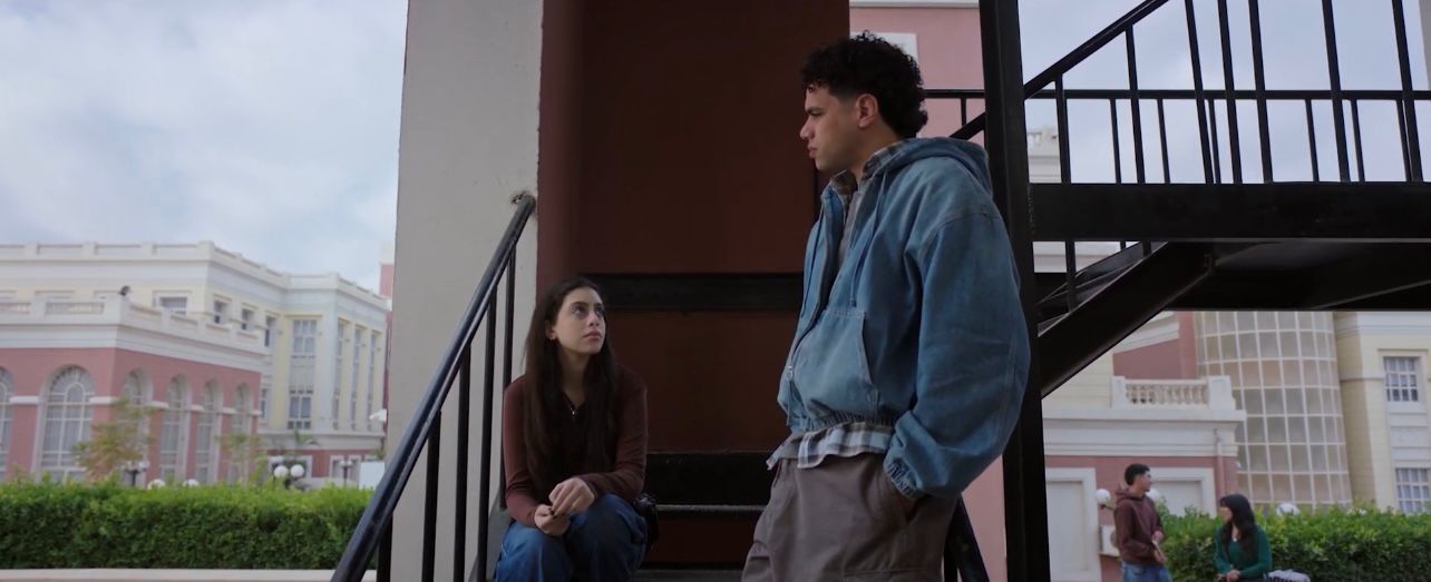 ياسمينا العبد تحاول ان تثبت التهم على چلا هشام في مسلسل ميد ترم (9)