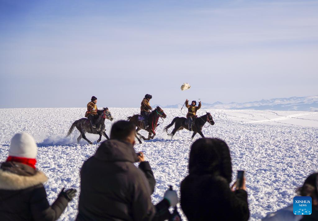 رحلات السفارى فى جبال الثلج.. تطور خدمات السياحة الصينية (3)