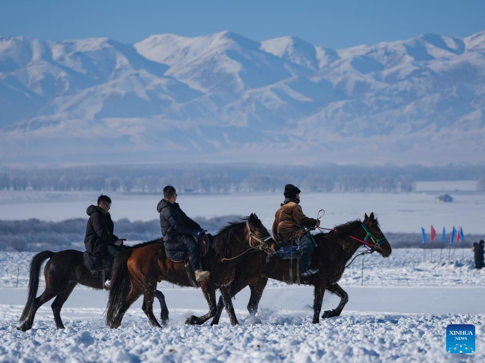 رحلات السفارى فى جبال الثلج.. تطور خدمات السياحة الصينية (5)