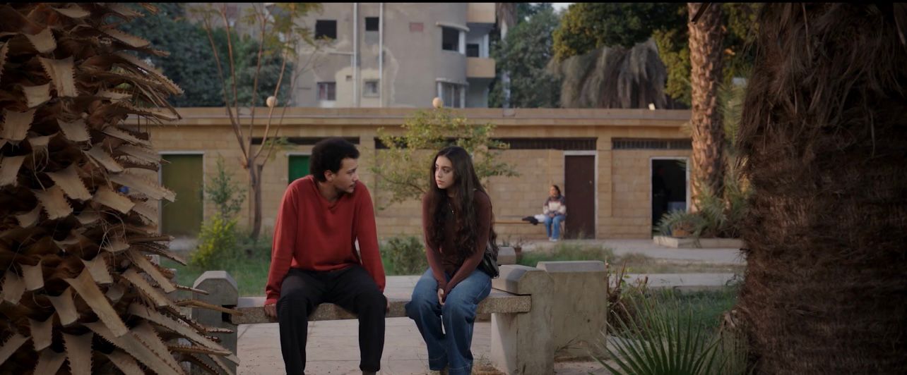 ياسمينا العبد تحاول ان تثبت التهم على چلا هشام في مسلسل ميد ترم (4)