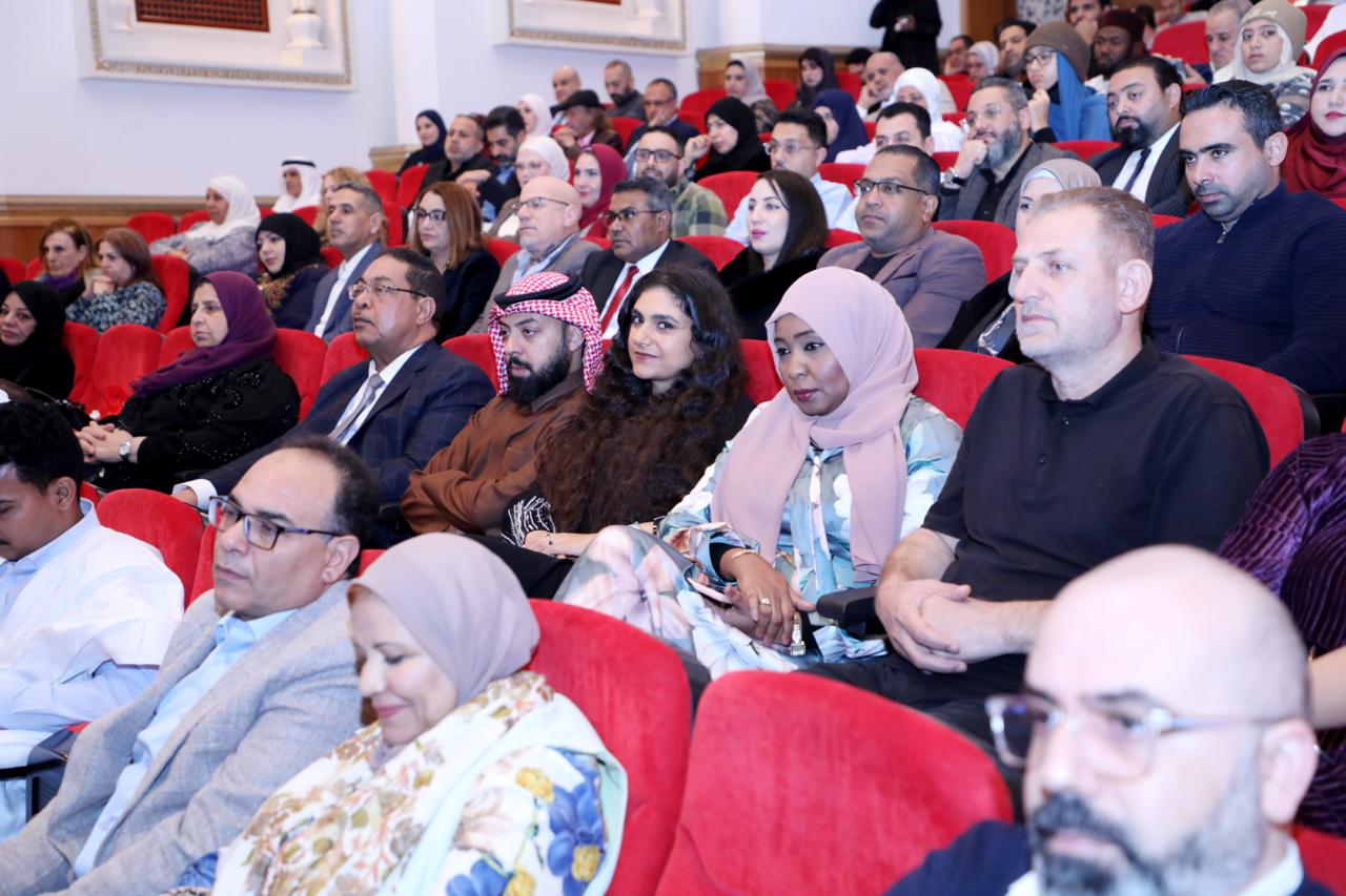 جانب من الحضور فى الأمسية جانب من الحضور فى الأمسية