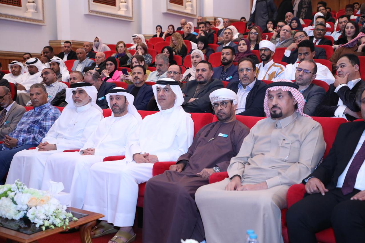 جانب من الأمسية فى بيت الشعر جانب من الأمسية فى بيت الشعر