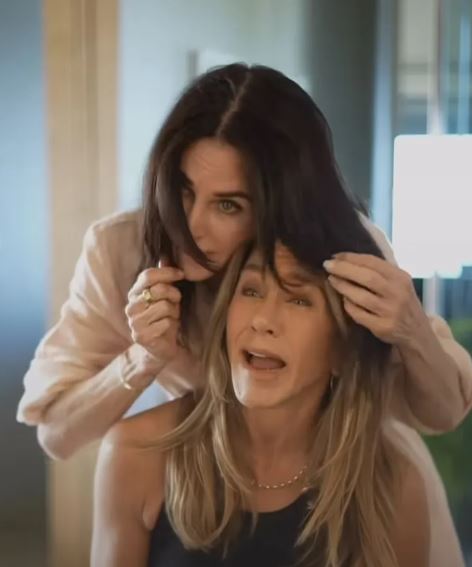 جينيفر انيستون و كورتني كوكس