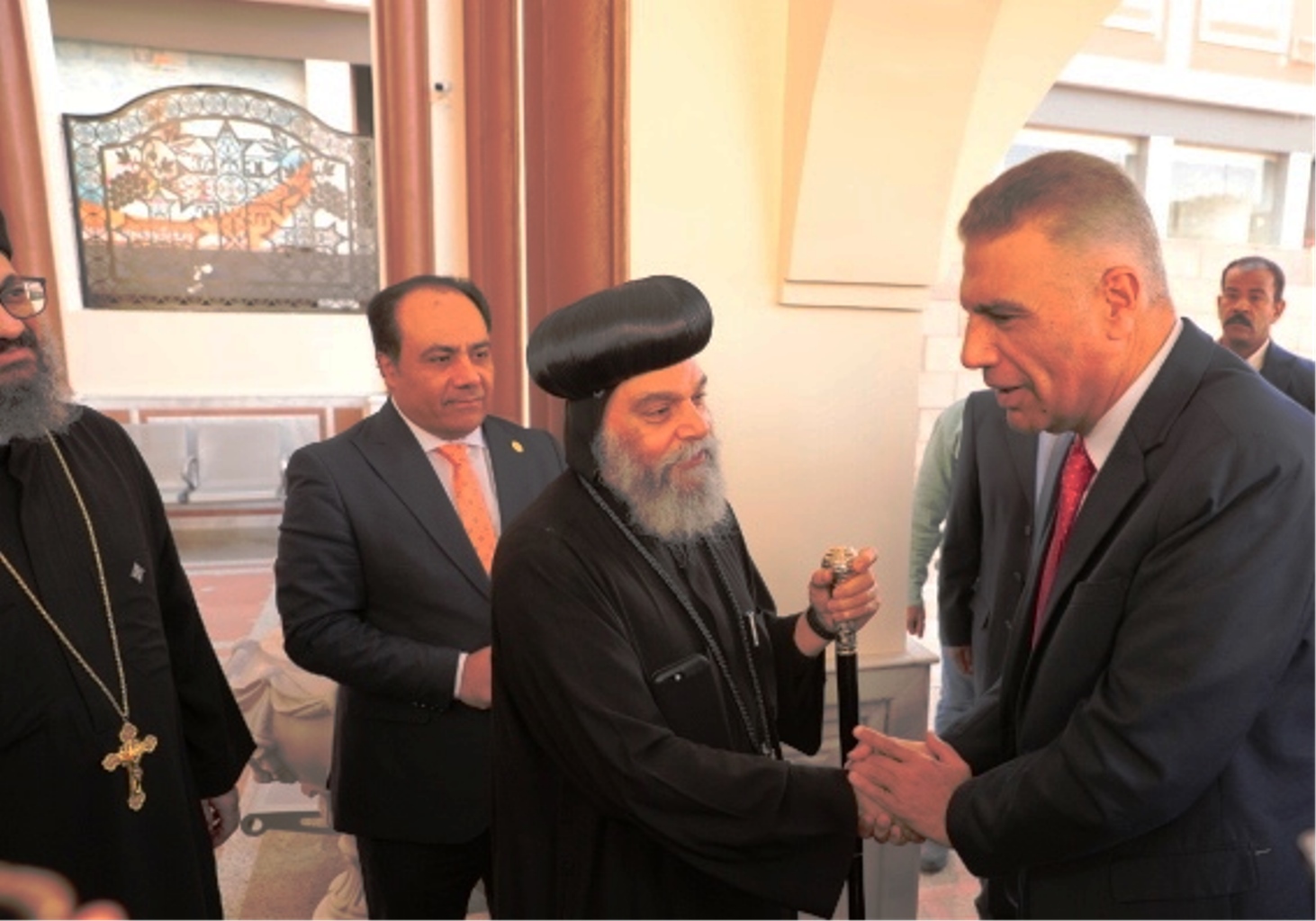 محافظ أسوان يهنئ قيادات الكنيسة محافظ أسوان يهنئ قيادات الكنيسة