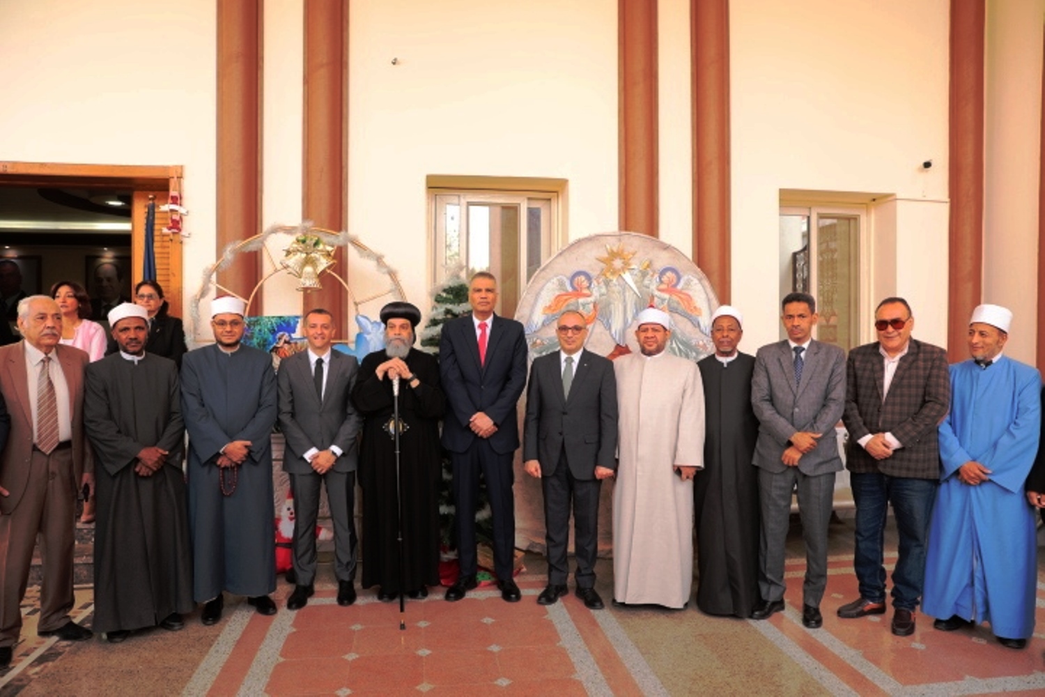 وفد رسمي وفد رسمي