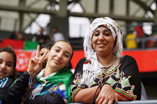 الفتيات يزين مدرجات الجزائر