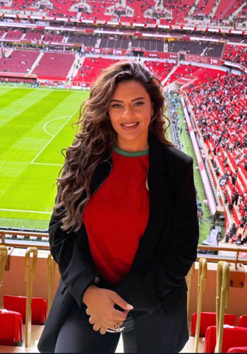 فتاة مغربية من ملعب المباراة