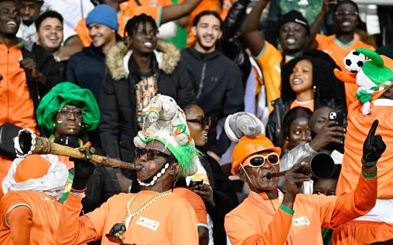 جمهور ساحل العاج يشعل الأجواء