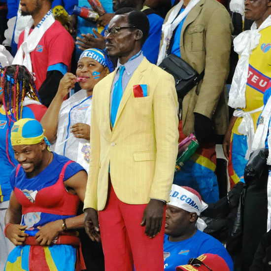 المشجع الكونغولى الشهير يساند المنتخب